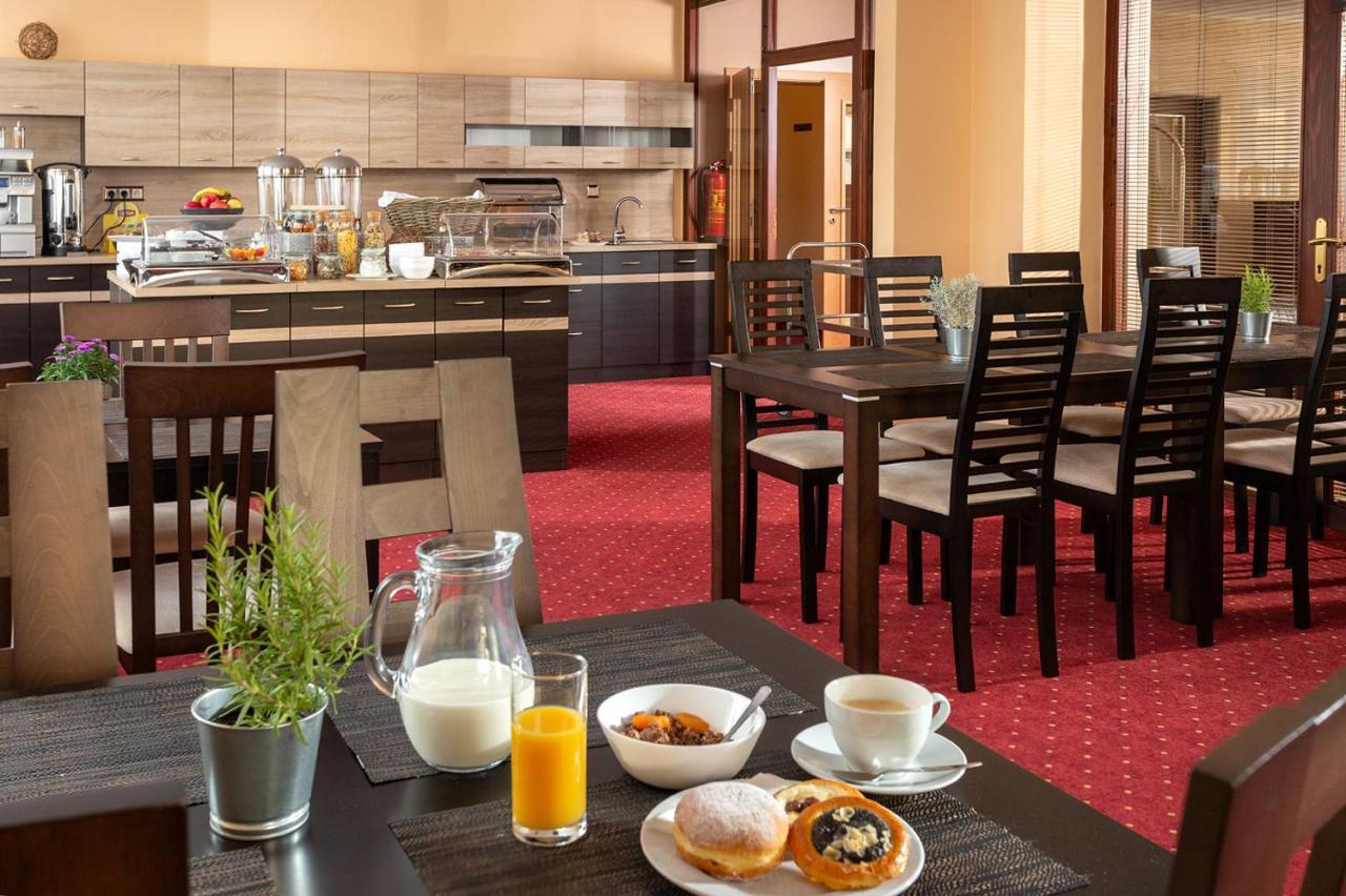 Hotel Na Vyvoji Vlašim Екстериор снимка